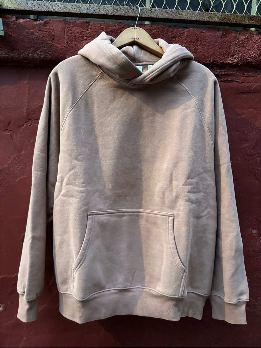 Aritzia Cozy Sweatfleece Mega Raglan™ Hoodie Chocolate Mousse - Picture 3 of 4